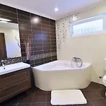 Apartman D&M Apartment With Pool, Kostrena *