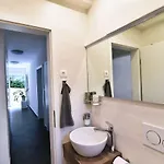 D&M Apartment With Pool, Kostrena 아파트