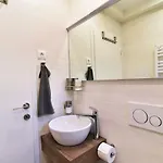 D&M Apartment With Pool, Kostrena 아파트 코스트레나